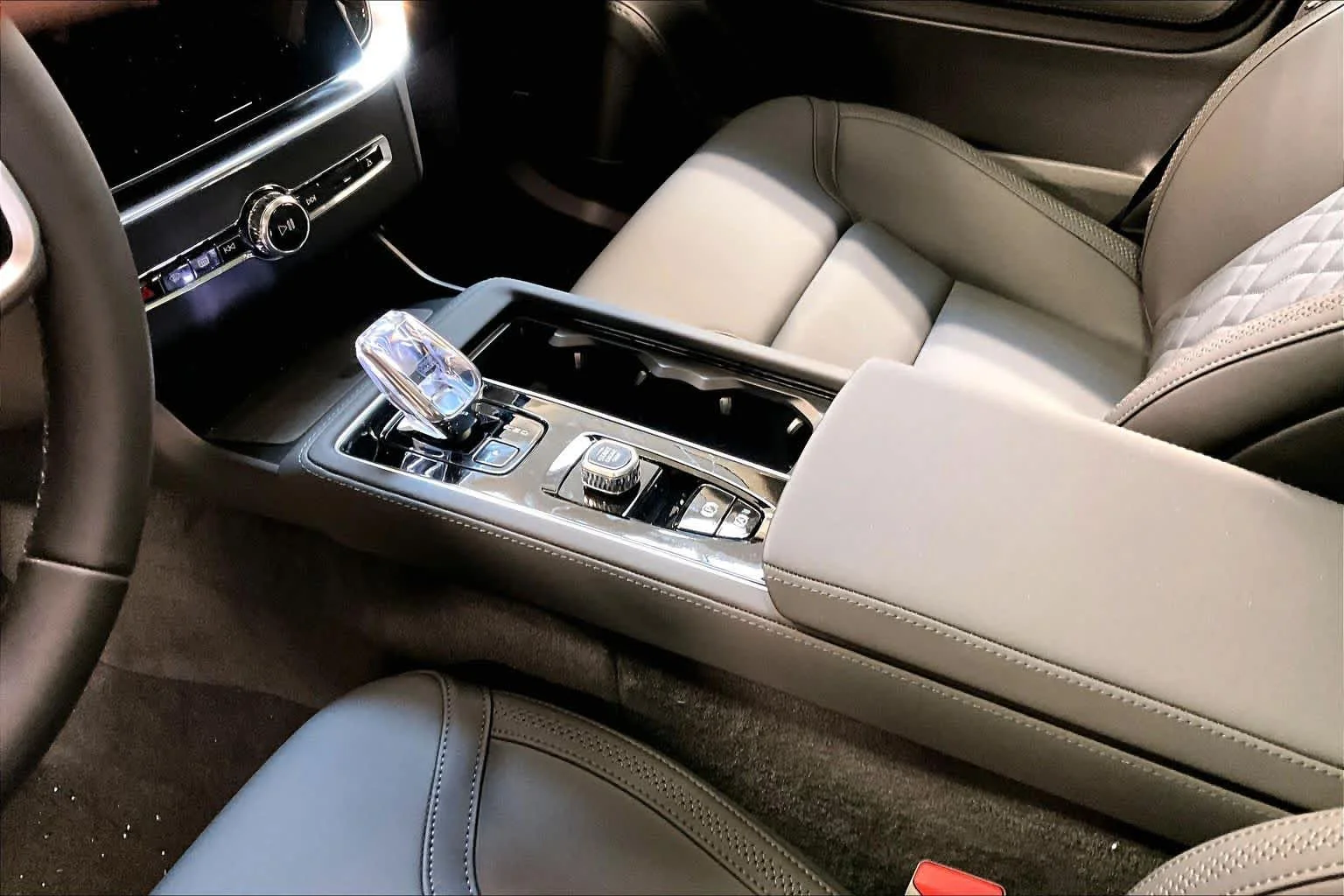 New 2026 DENIM BLUE Volvo Plus image 10