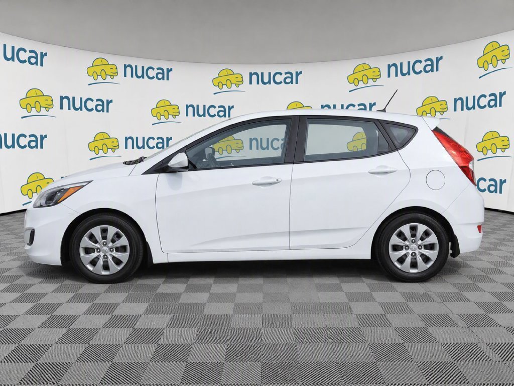 Used 2017 White Hyundai SE image 6