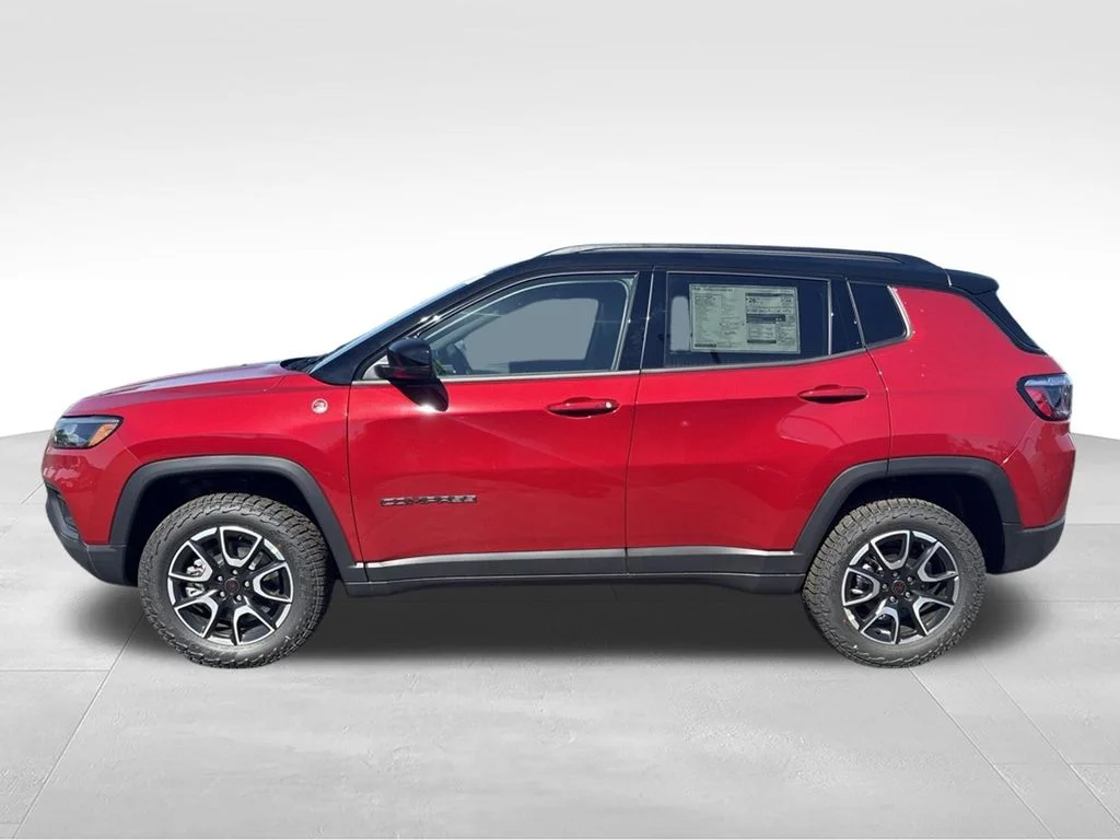 New 2026 Red Hot Pearl-Coat Exterior Paint Jeep Trailhawk image 6