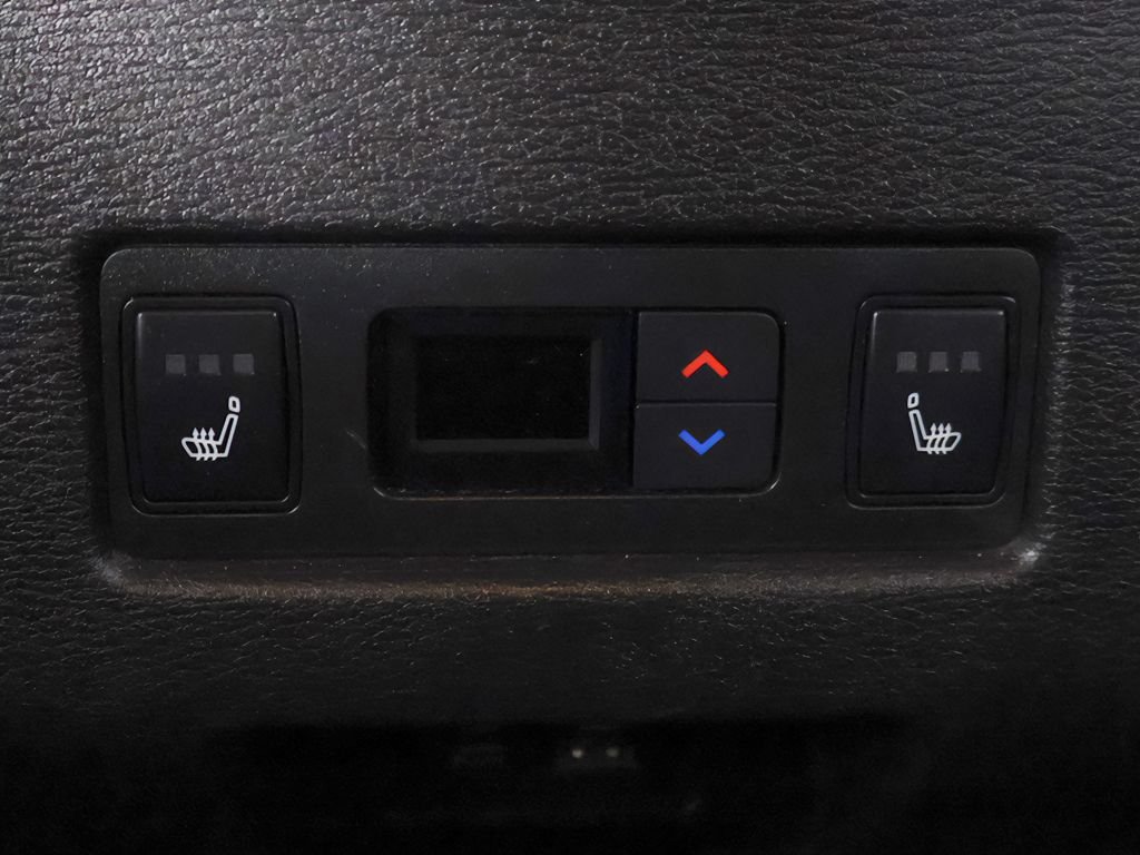 Used 2022 White Mitsubishi SEL image 52