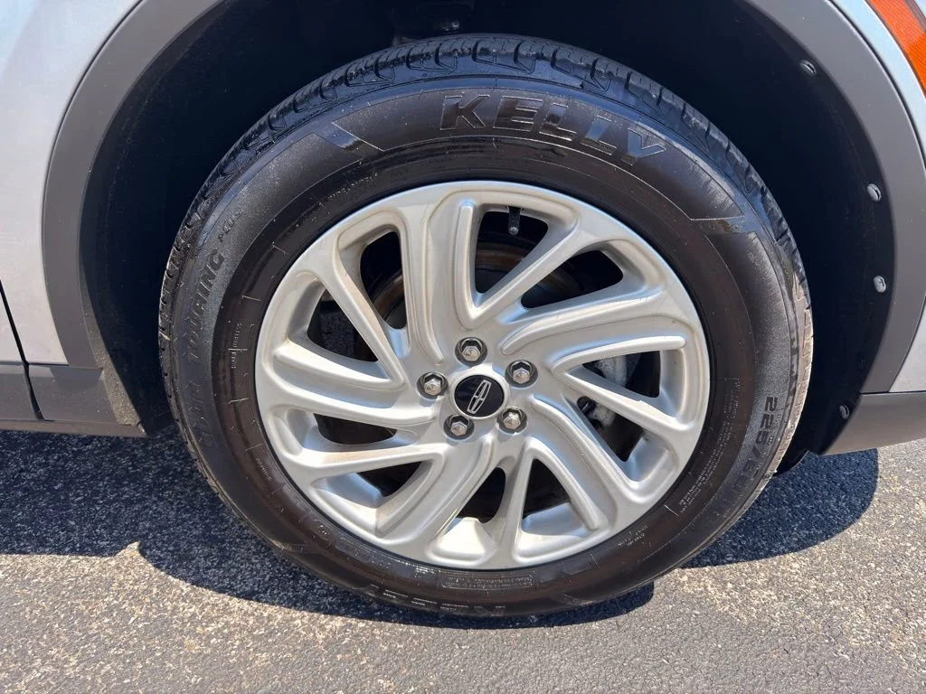Used 2020  Lincoln Standard image 22