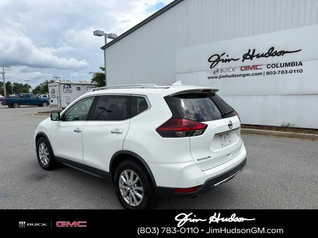 Used 2020 Glacier White Nissan SV image 7