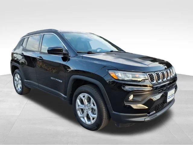 Used 2024 Black Jeep Latitude image 14