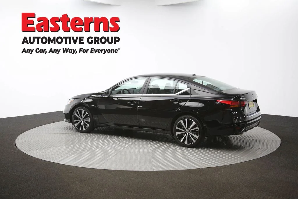 Used 2022 Black Nissan 2.5 SR image 59