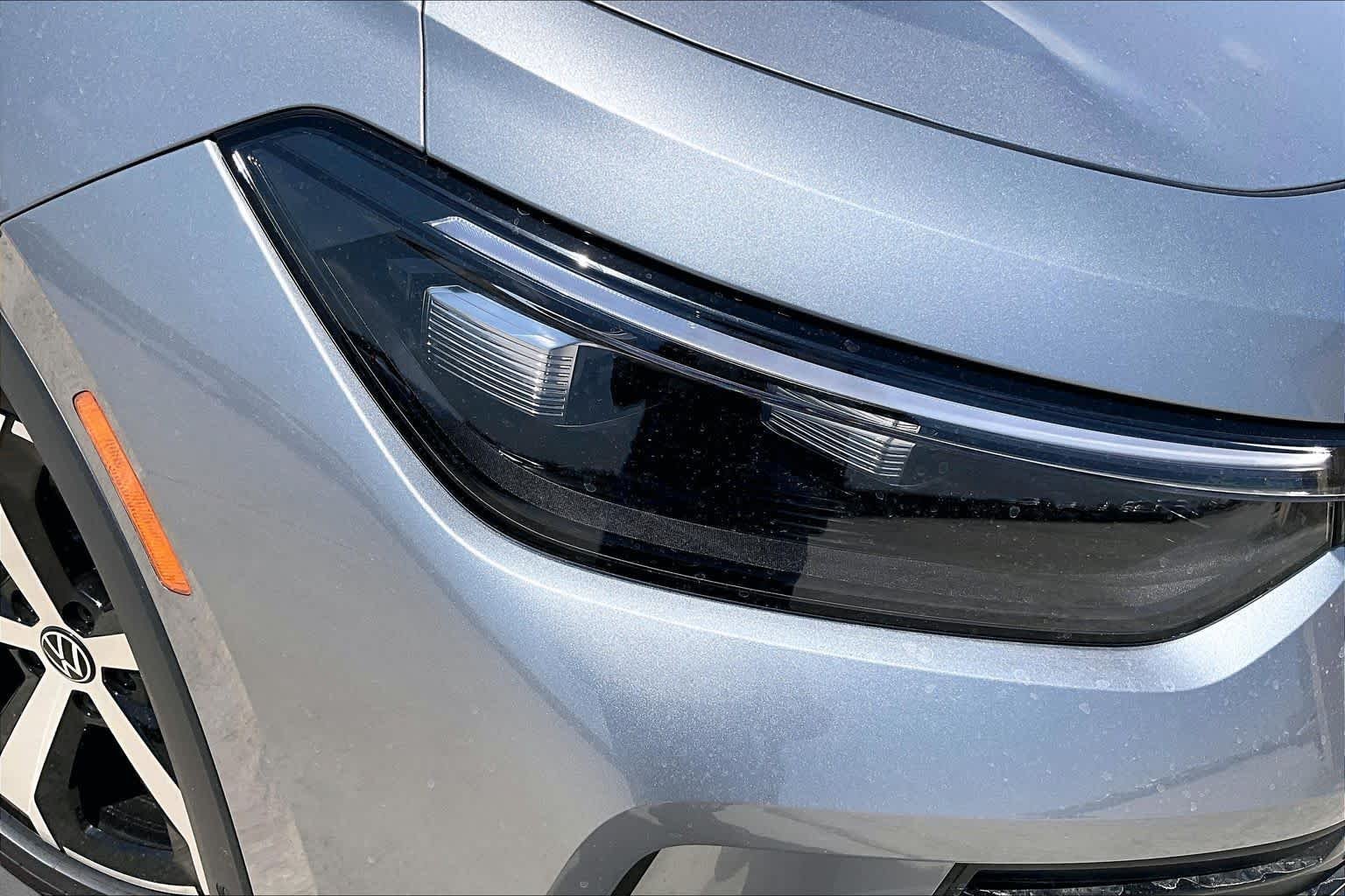 New 2026 Pyrite Silver Metallic Volkswagen 2.0T SE image 13