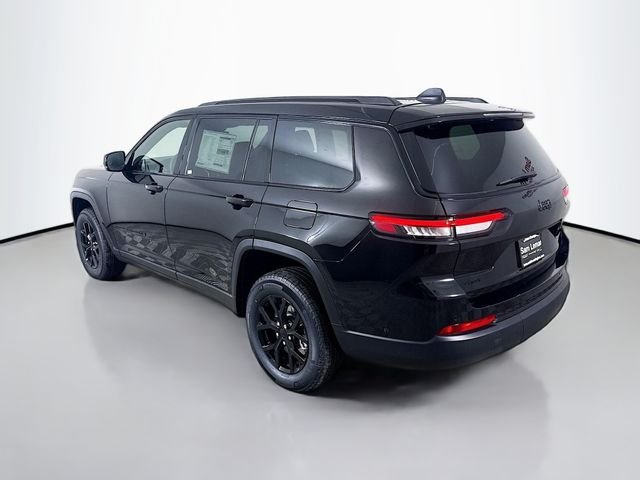 New 2025 Diamond Black Crystal Pearl-Coat Exterior Paint Jeep Altitude X image 5