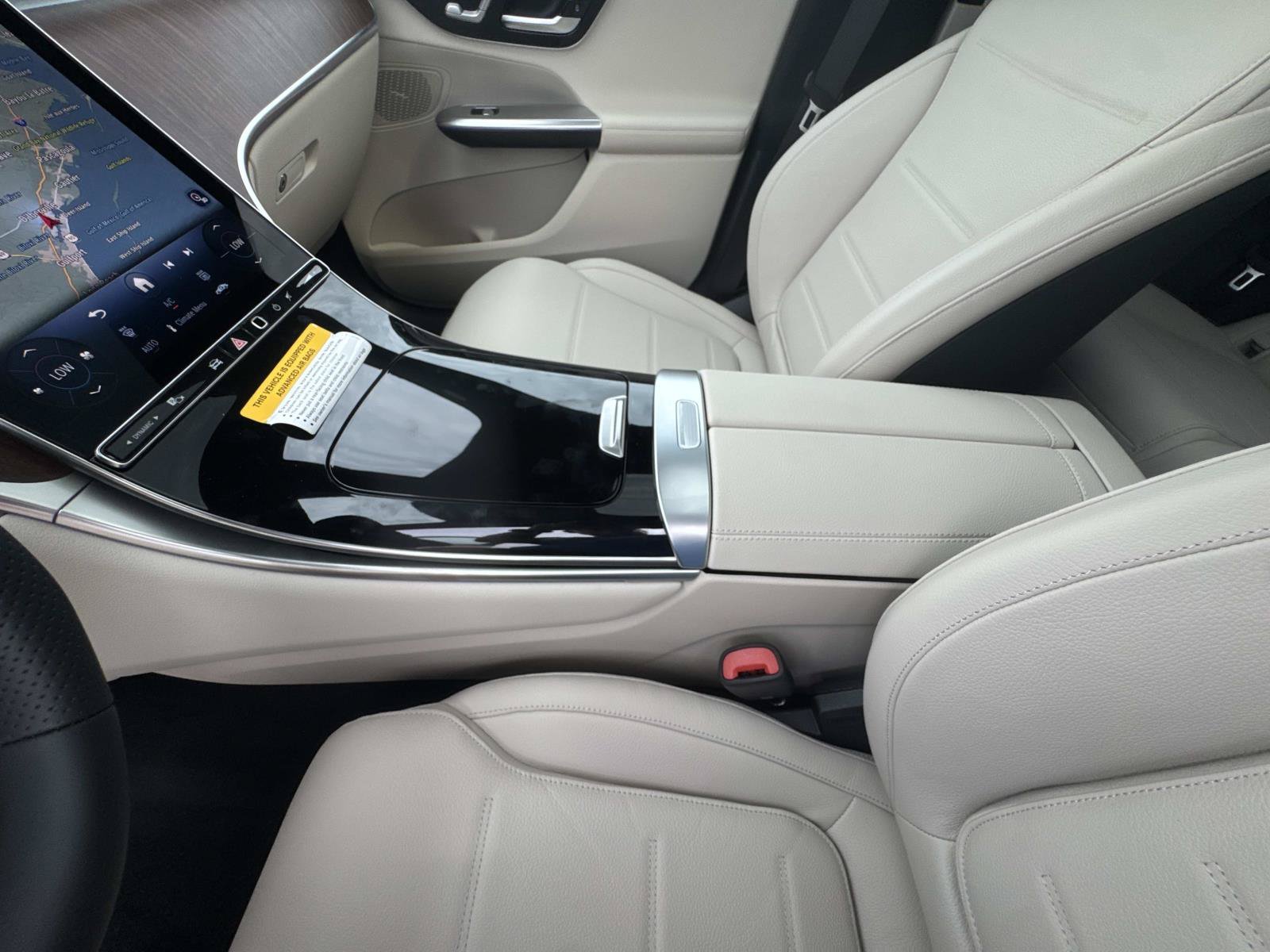 New 2027 White Mercedes-Benz GLC 300 Coupe image 16
