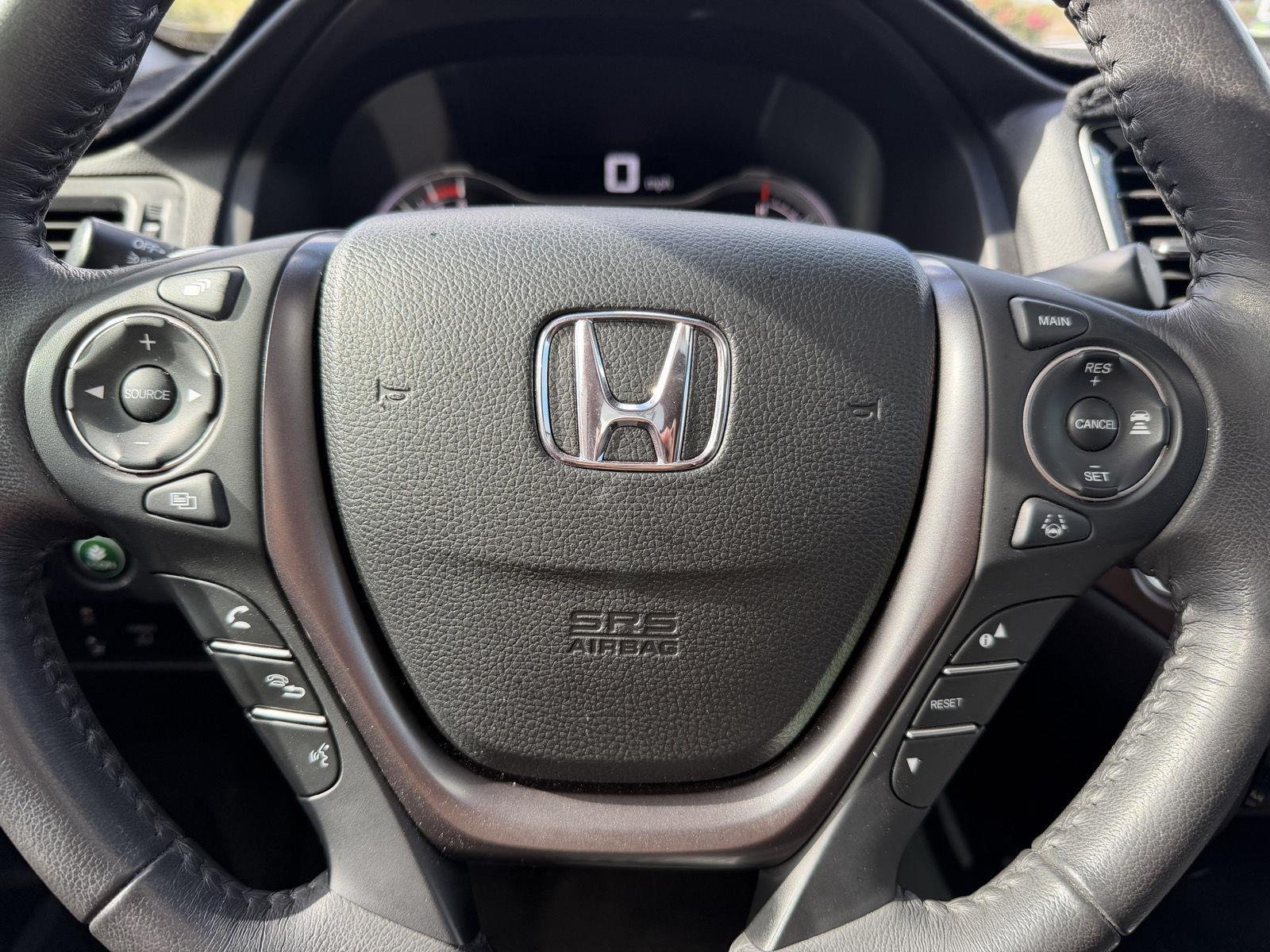 Used 2023 Lunar Silver Metallic Honda RTL image 26