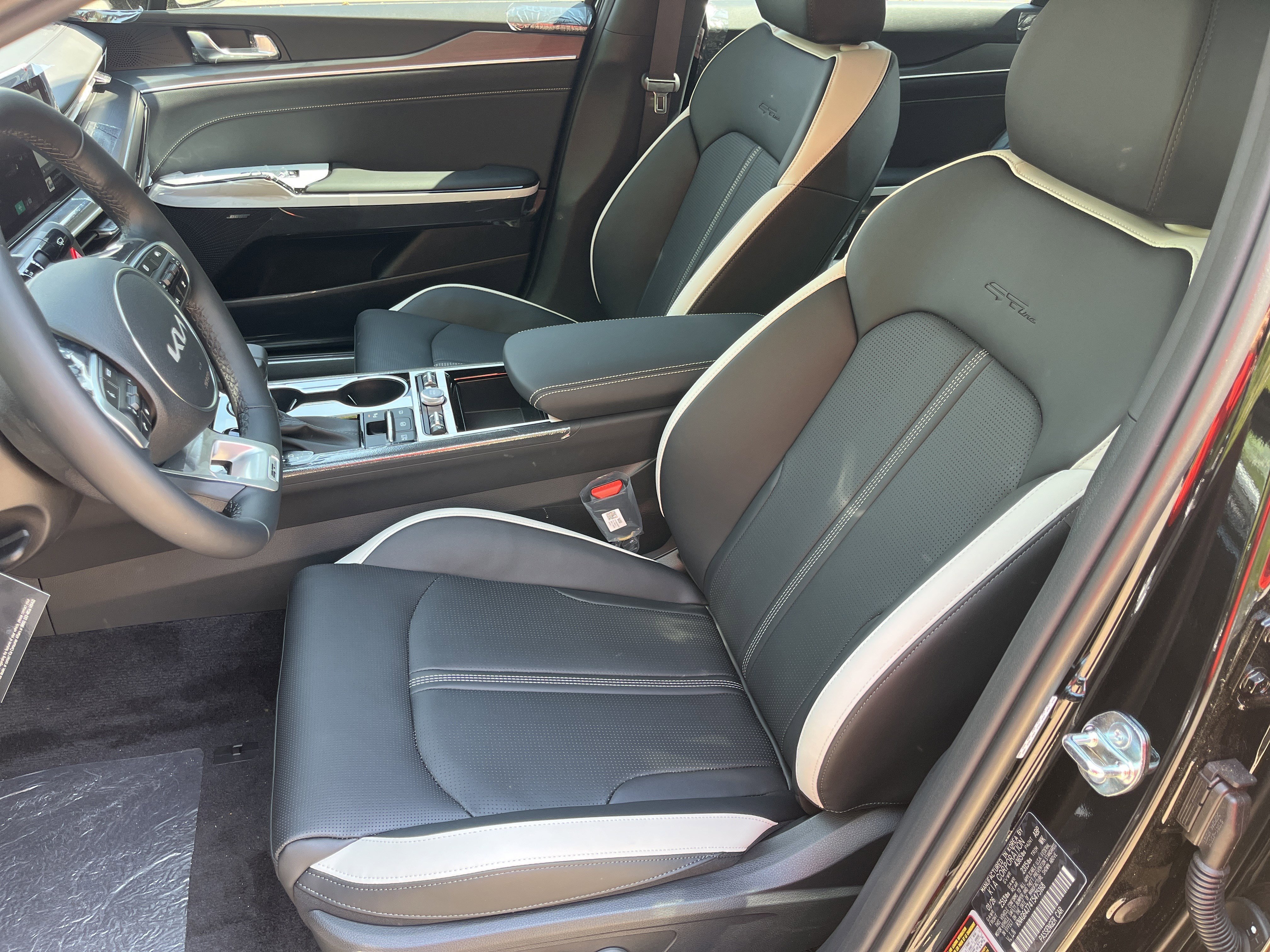 New 2026 Aurora Black Pearl Kia GT-Line FWD image 16