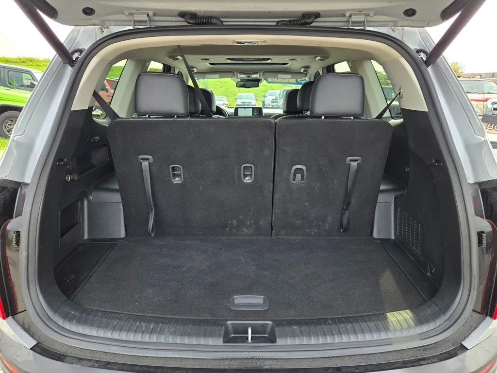Used 2022 Gray Kia EX image 33