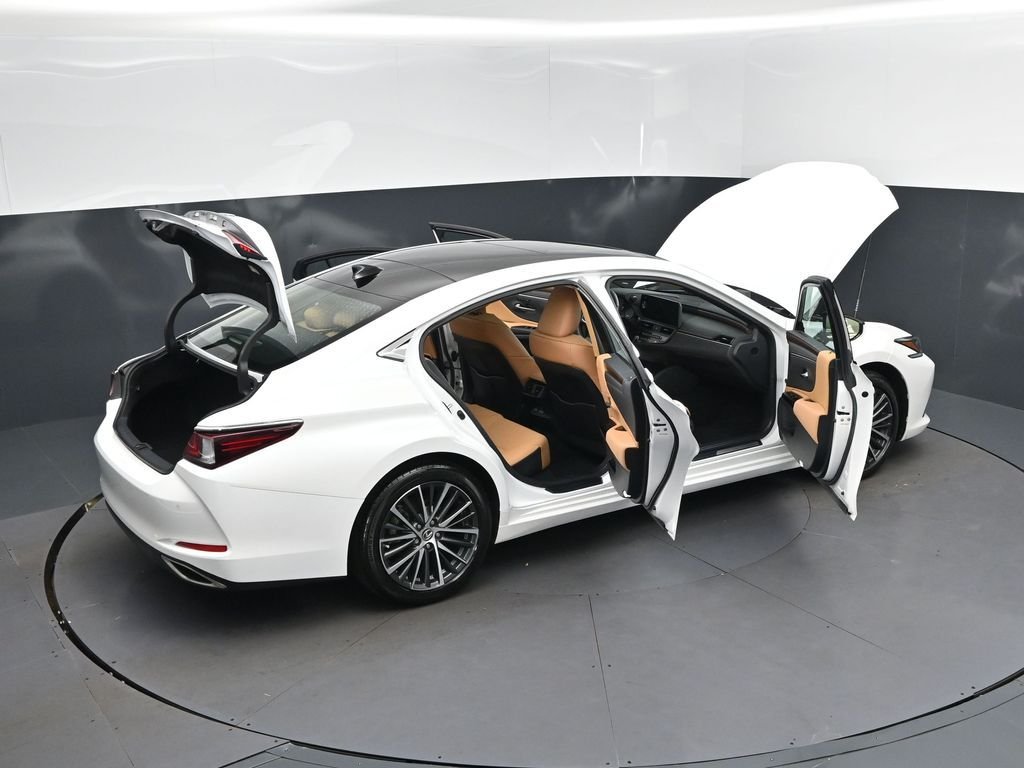 Used 2024 White Lexus 350 image 49