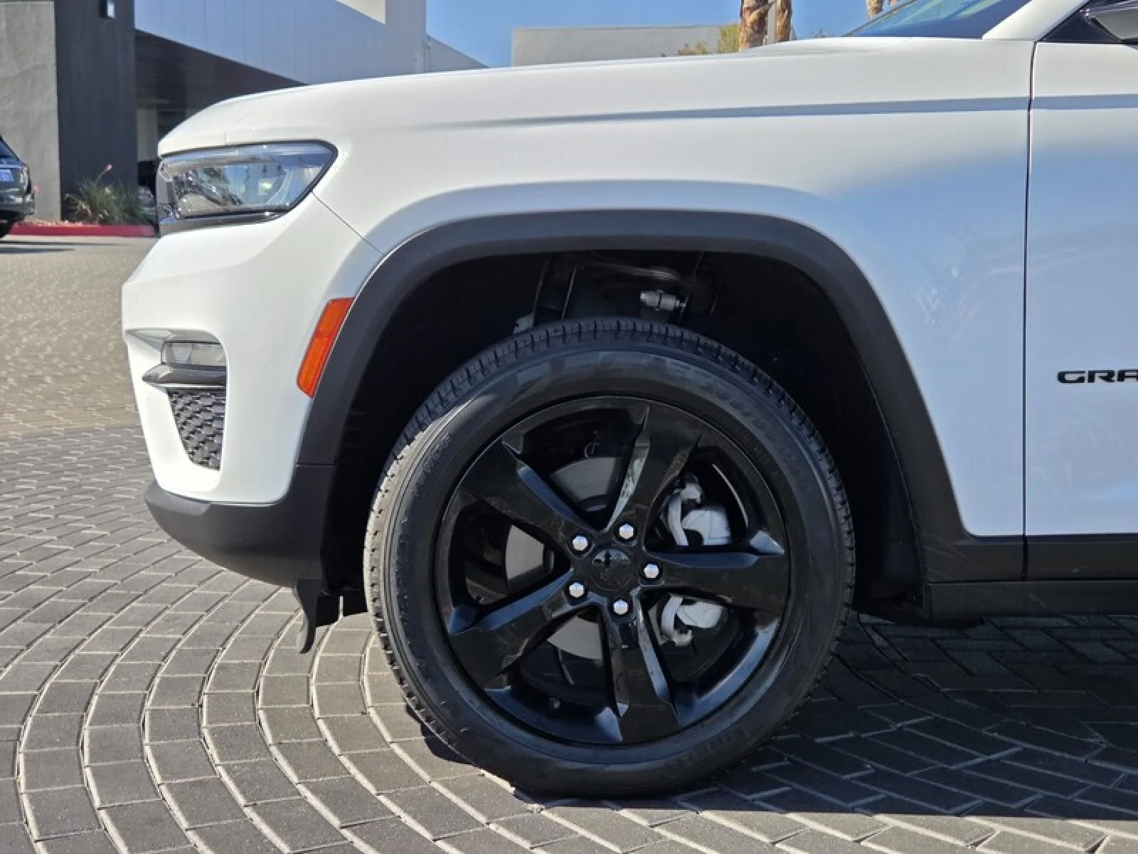 Used 2023 WHITE Jeep Limited image 12