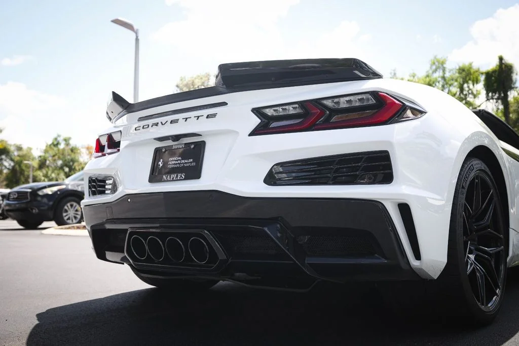Used 2026 Arctic White Chevrolet Z06 image 16