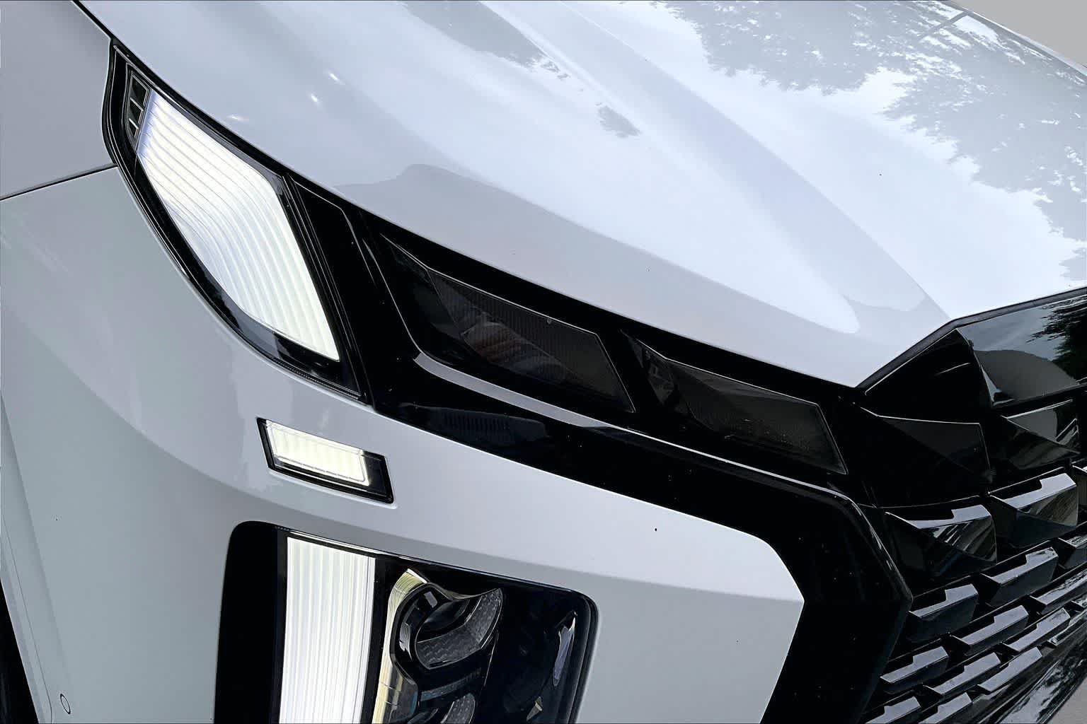 Used 2024 Hyper White Hyundai Calligraphy Night Edition image 27