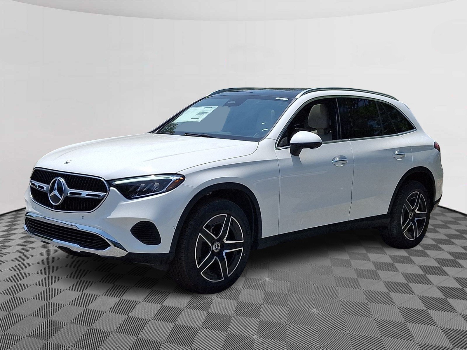 New 2026 Polar White Mercedes-Benz GLC 300 image 3