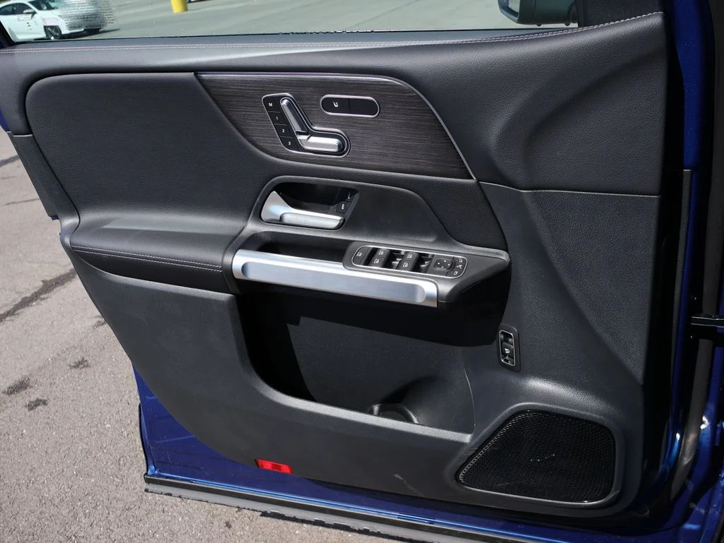 New 2026 Starling Blue Metallic Mercedes-Benz GLB 250 image 38