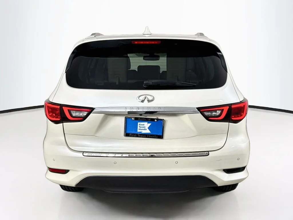 Used 2019 Majestic White INFINITI LUXE image 7