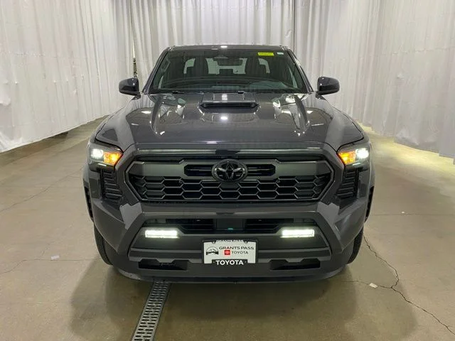 2026 Toyota Tacoma TRD Sport - Photo 8