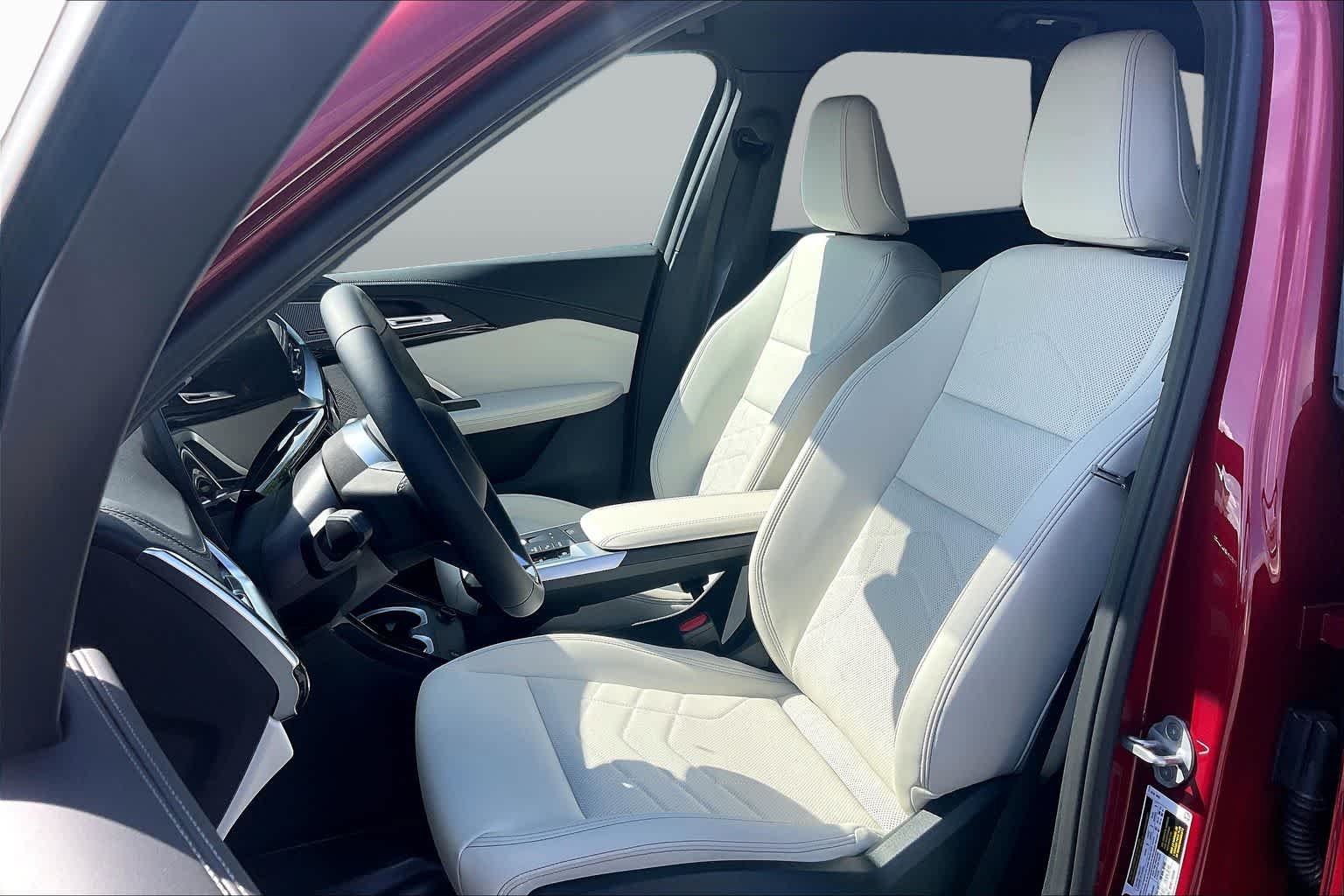 Used 2026 Vegas Red Metallic BMW xDrive28i image 7