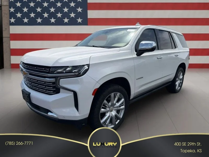 Used 2022 White Chevrolet Premier Sport Utility 4D image 1