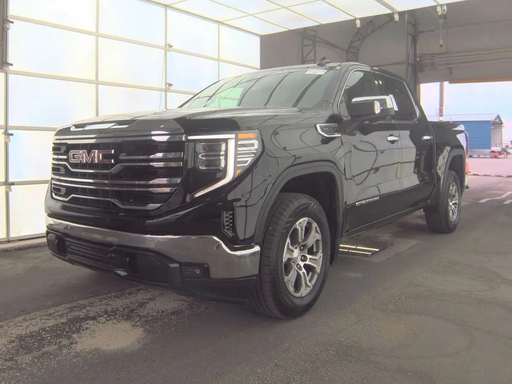 2025 GMC Sierra 4WD Crew Cab Short Box SLT's photo