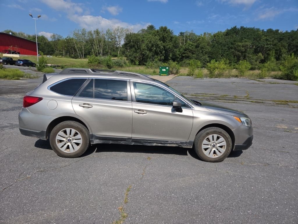 Used 2015 Gray Subaru 2.5i Premium image 4