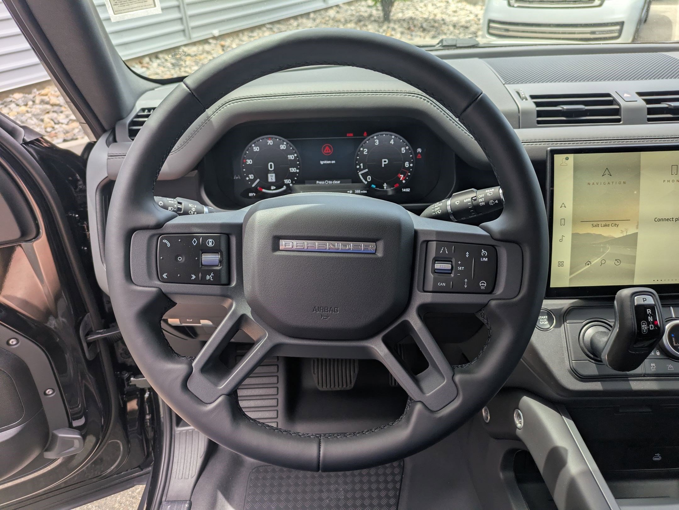 New 2026 Santorini Black Land Rover P400 X-Dynamic SE image 16