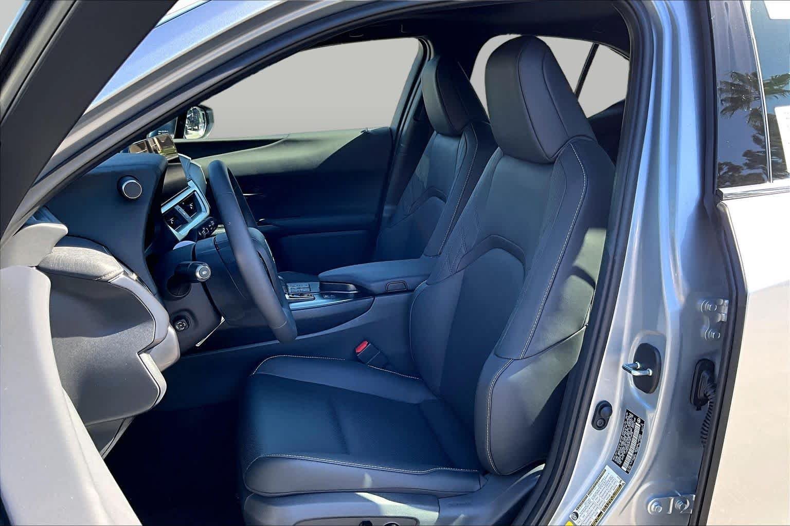 New 2026 Iridium Lexus PREMIUM AWD image 18