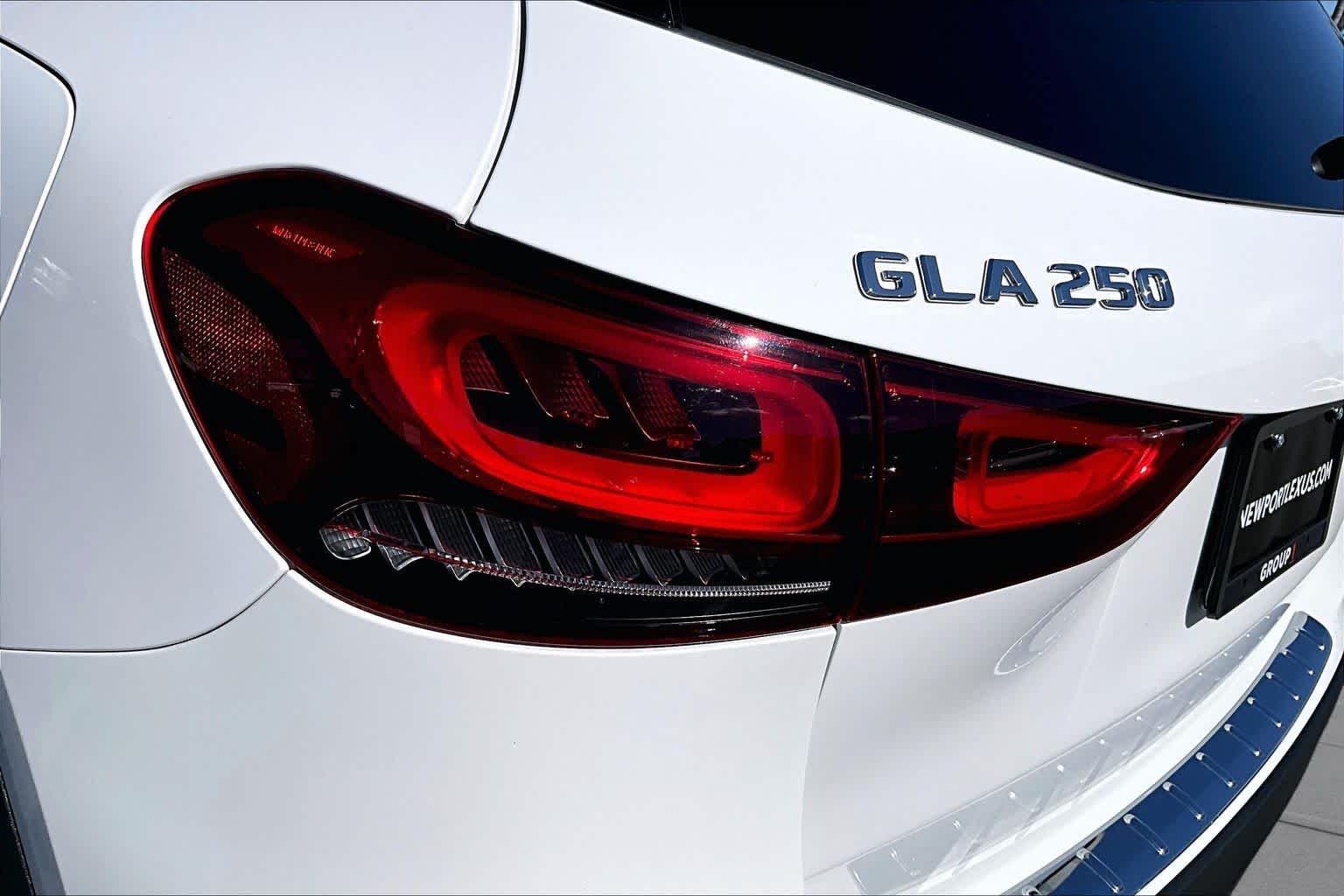 Used 2023 Polar White Mercedes-Benz GLA 250 image 27