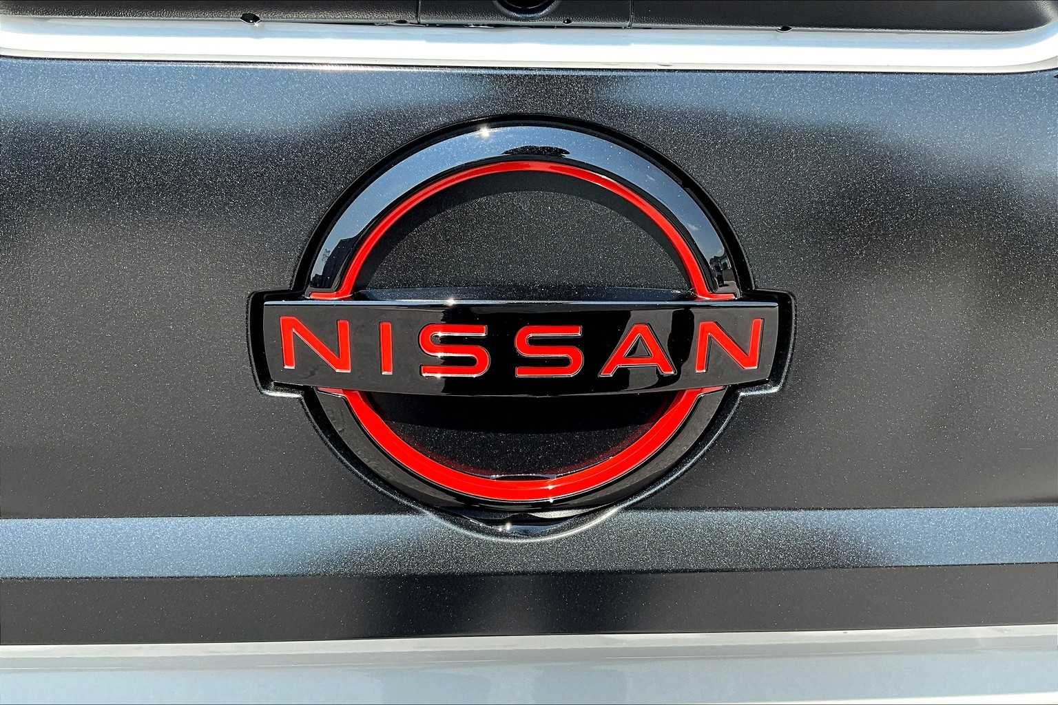 New 2026 Glacier White Nissan PRO-X image 8