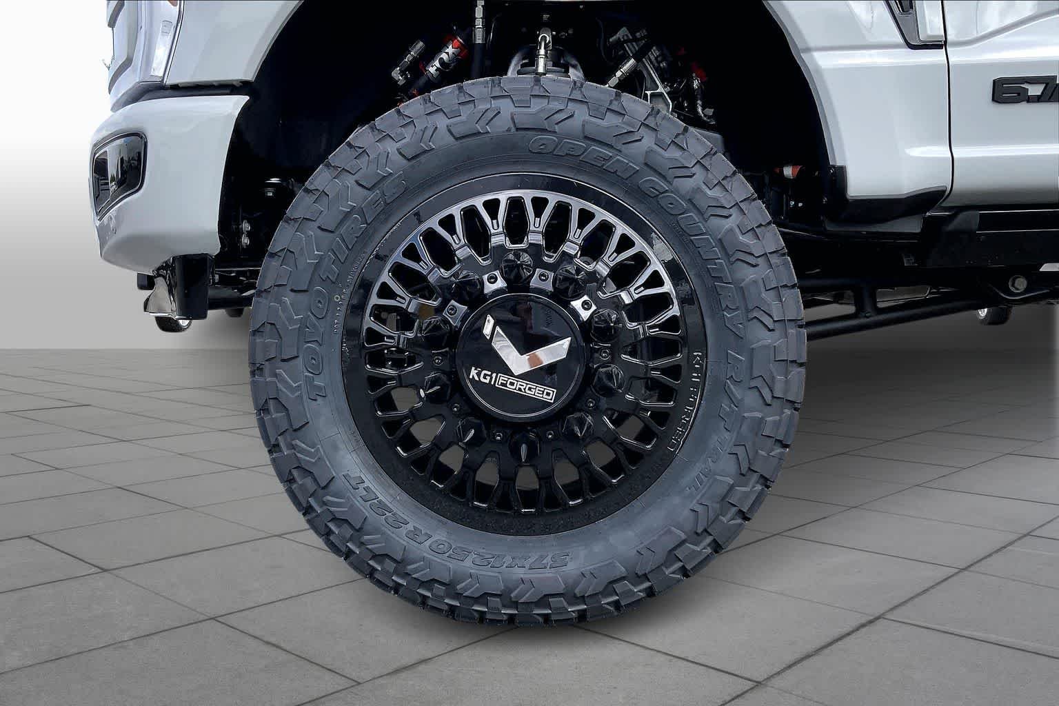 New 2026 Avalanche Ford F-350® Platinum® image 9