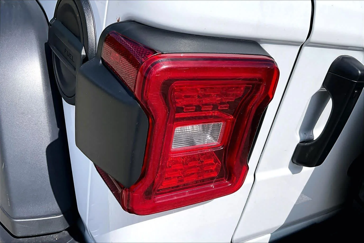 Certified Used 2025 Bright White Clearcoat Jeep Rubicon image 28