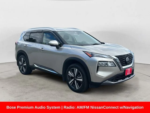 Used 2023 Gold Nissan SL image 5