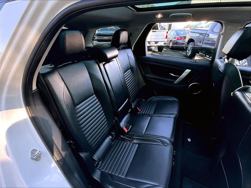 Used 2023 White Land Rover S image 15