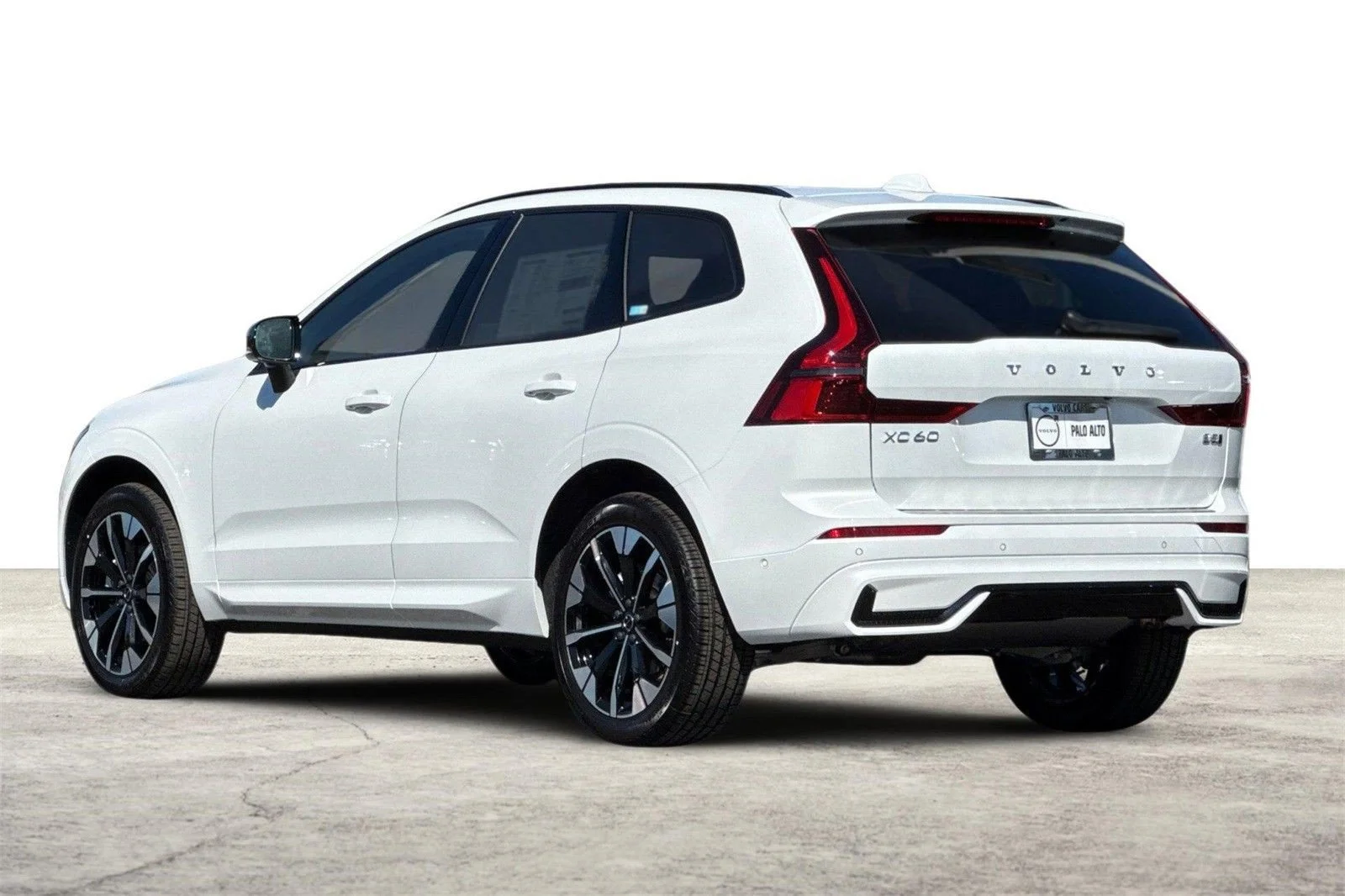 2026 Volvo XC60 Plus - Photo 6