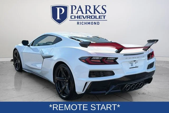 Used 2023 White Chevrolet Z06 image 6