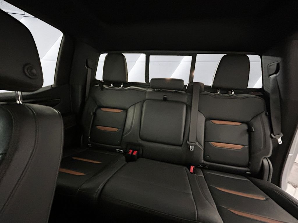 Used 2023 White GMC AT4 image 18