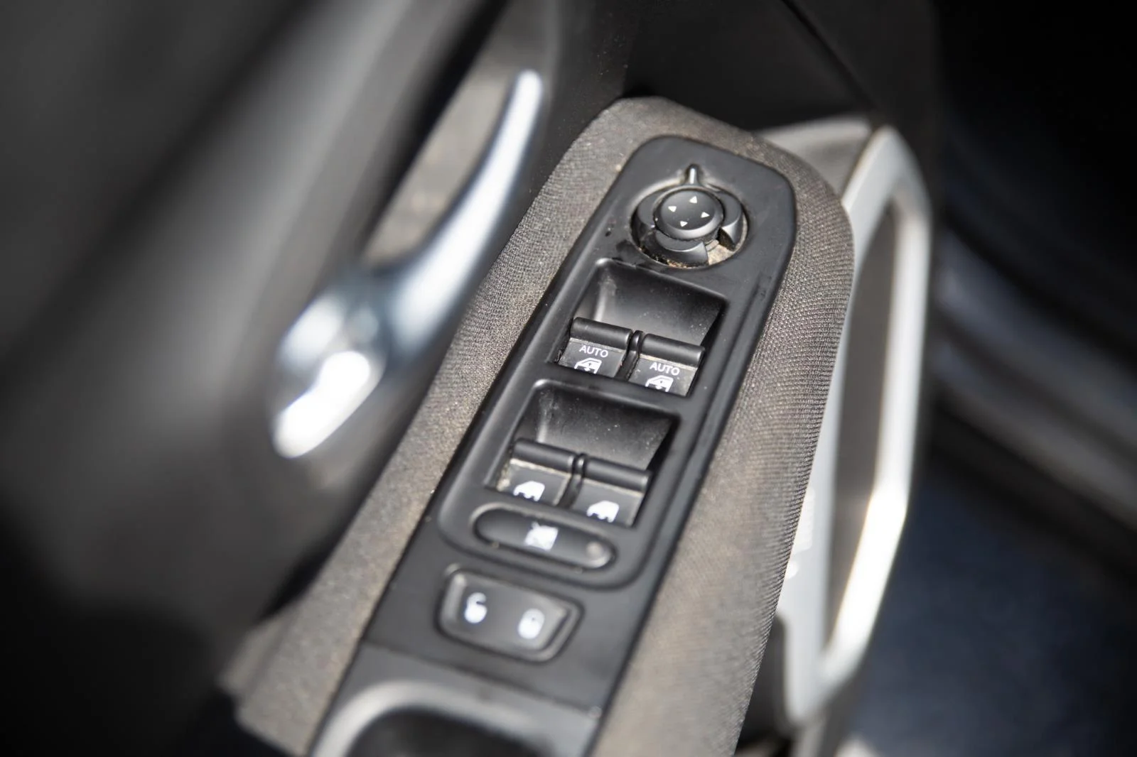 Used 2021 Graphite Gray Jeep Latitude image 20