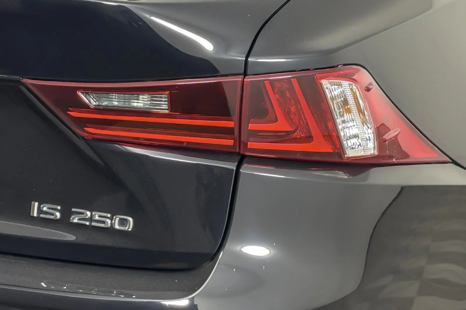 Used 2015 BLACK Lexus 4dr Sport Sdn RWD image 25