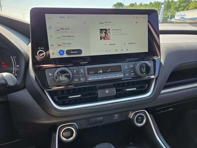 Used 2025 Silver Toyota XLE image 23