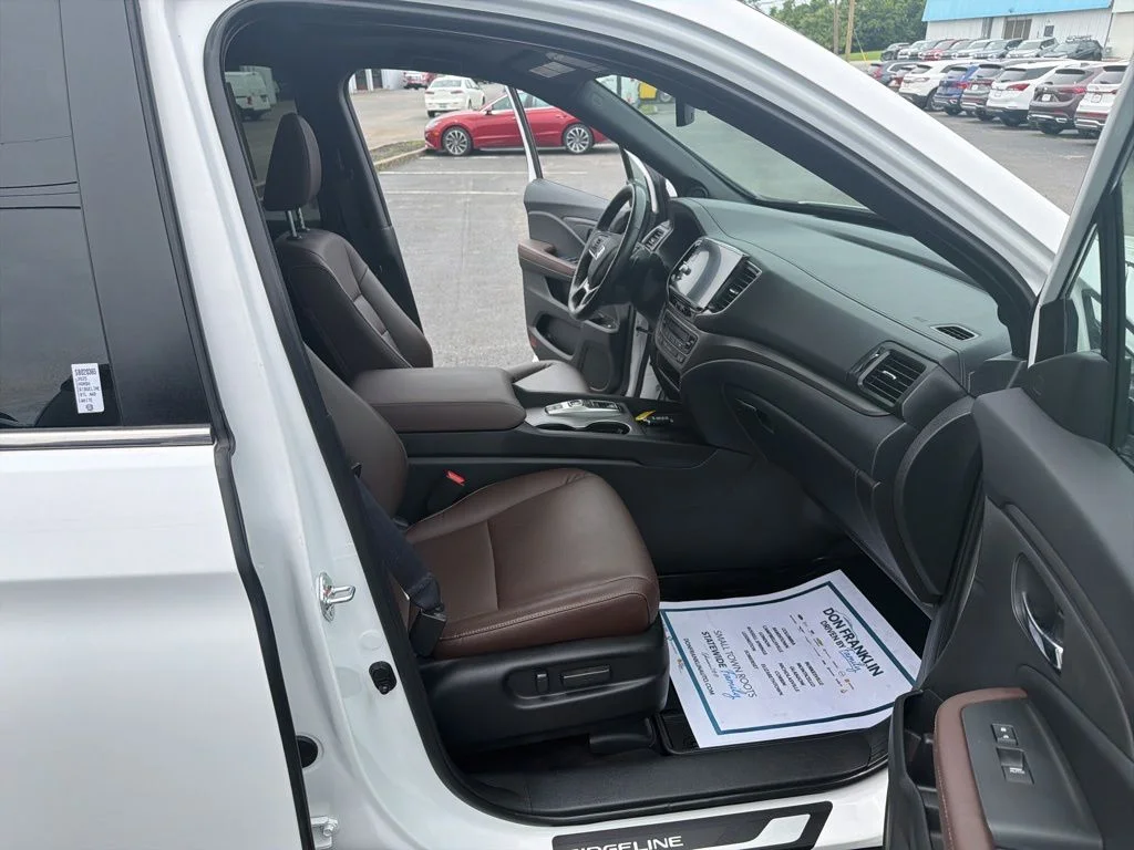 Used 2025 White Honda RTL image 16