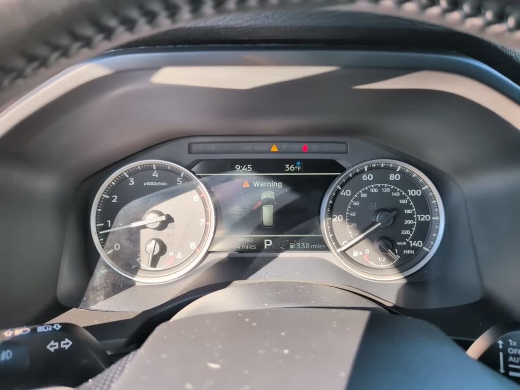 Used 2023 White Mitsubishi SE image 23