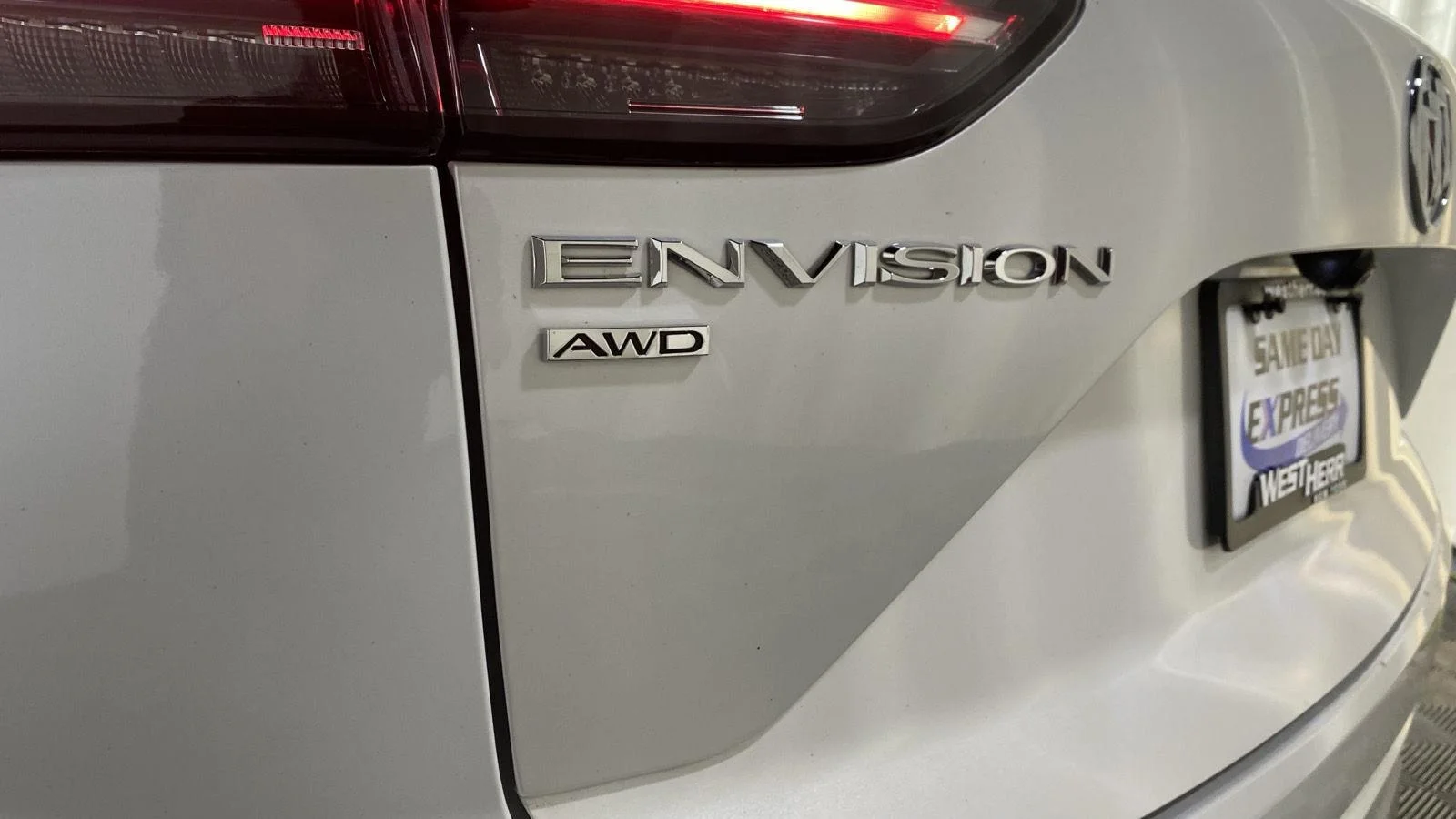 Used 2023 White Frost Tricoat Buick Avenir image 19