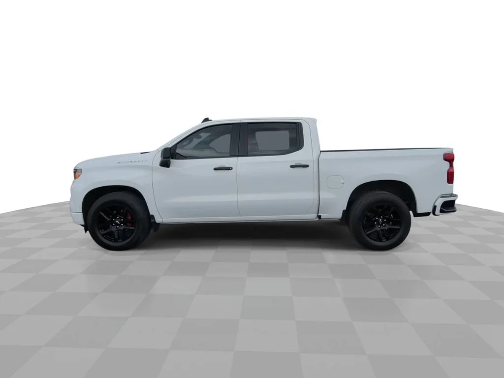 Certified Used 2022 Summit White Chevrolet Custom image 5