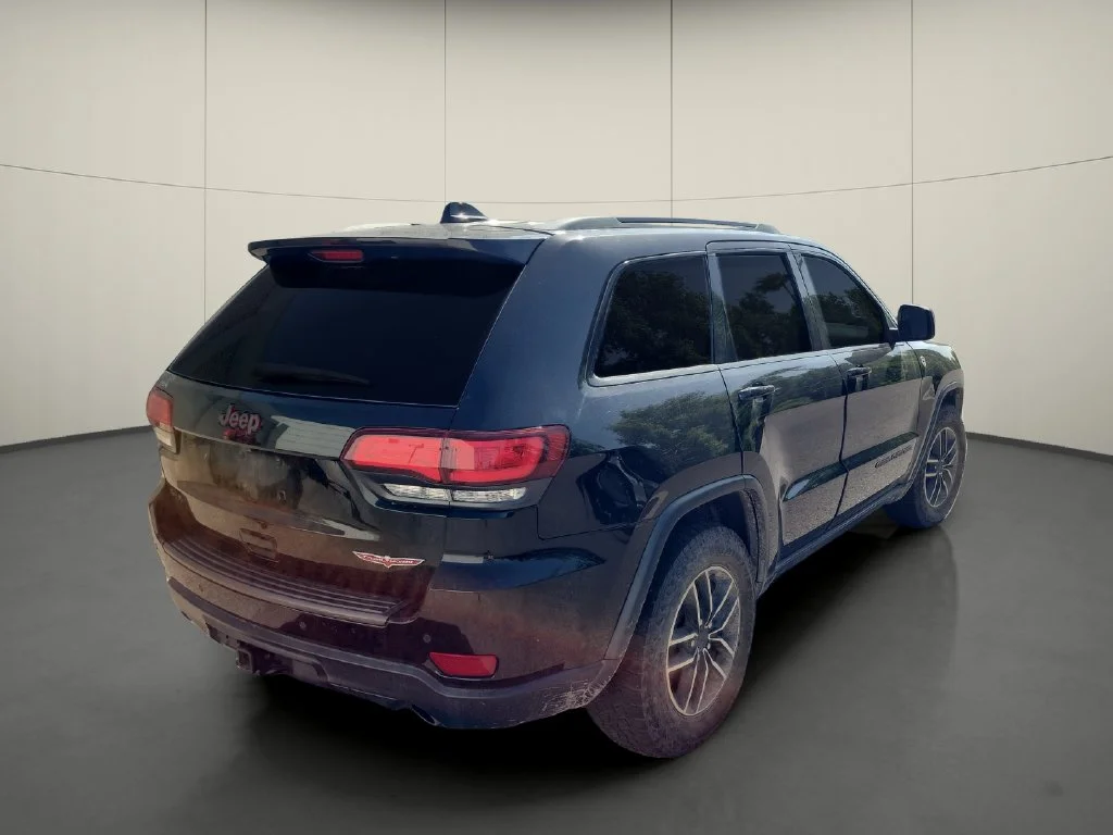 Used 2020 Black Jeep Trailhawk image 7