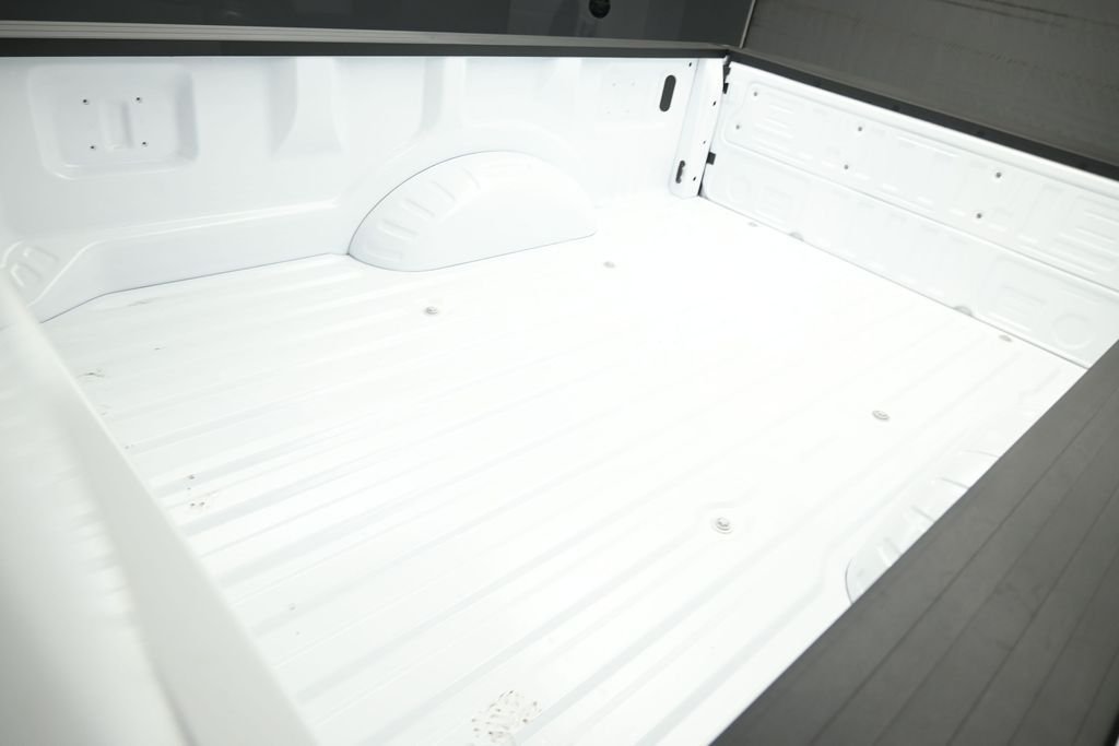 New 2026 Oxford White Ford XL image 17
