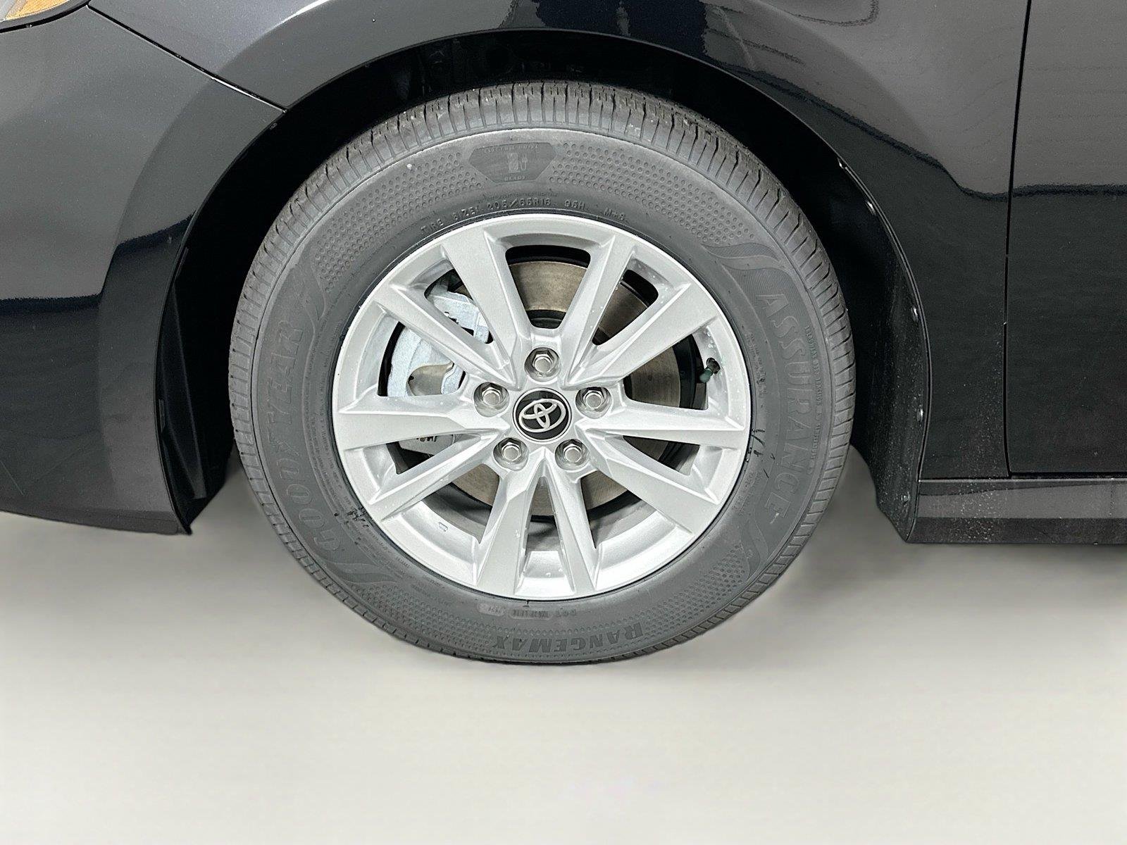 New 2026 Midnight Black Metallic Toyota LE image 15