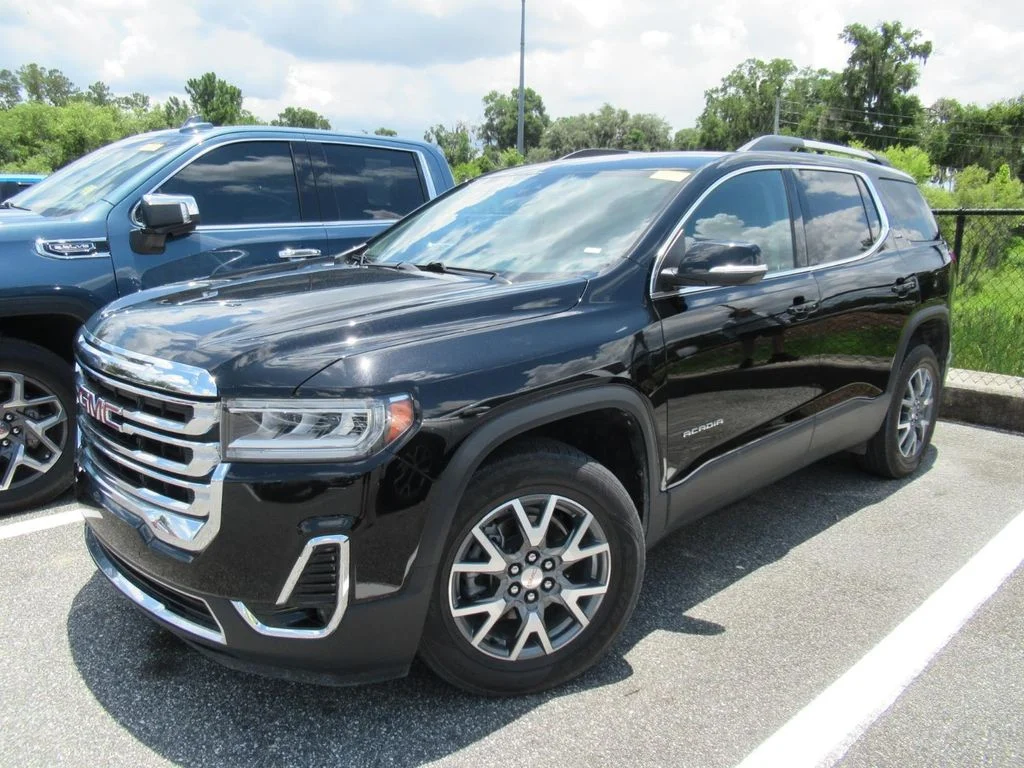Used 2023 Black GMC SLT image 2