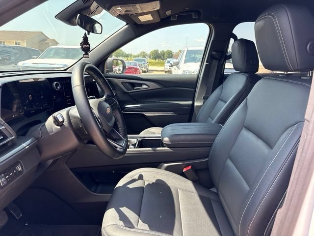 Used 2026 Summit White Chevrolet LT image 10