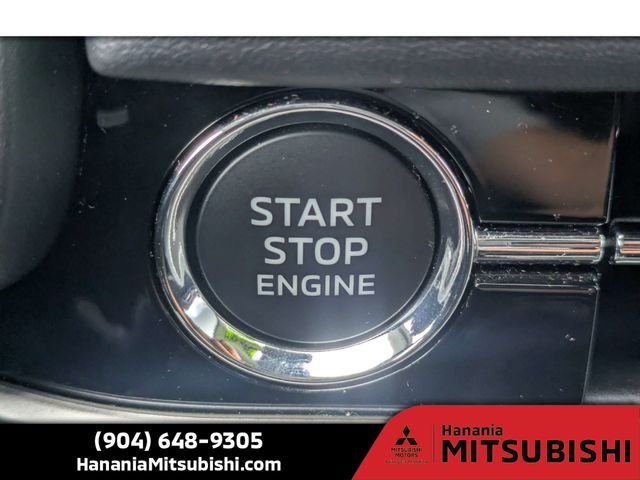 Used 2025 White Mitsubishi SE image 33